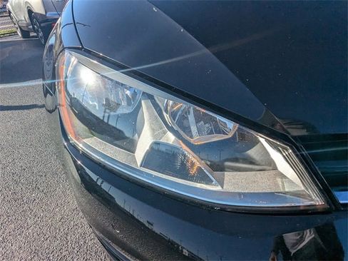Used 2015 Volkswagen Golf TDI S image 10