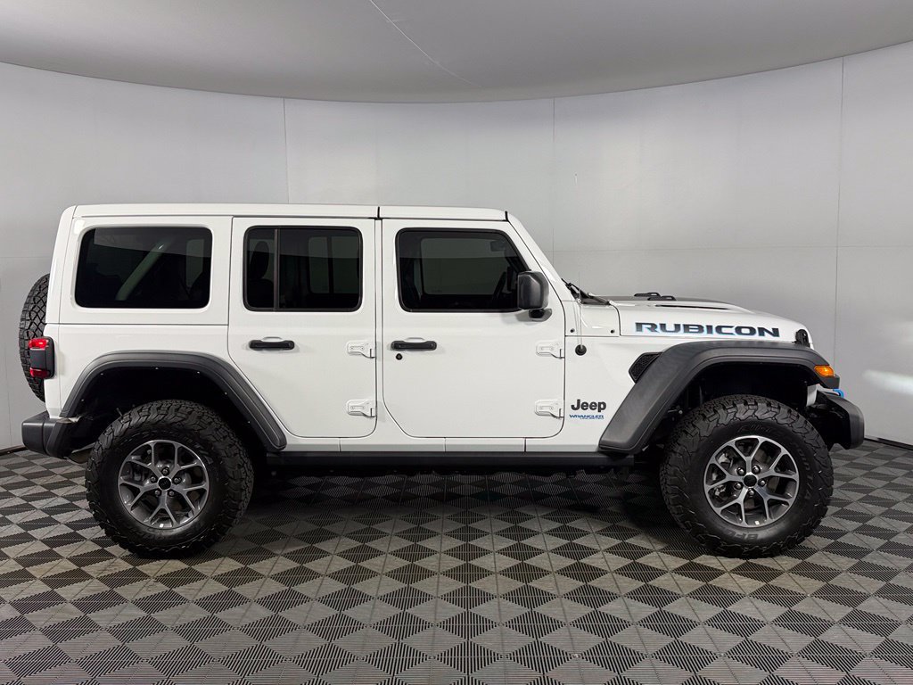 Used 2022 Jeep Wrangler Unlimited Rubicon 4xe w/ Cold Weather Group AWD/4WD image 5