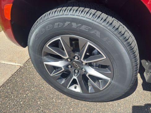 Used 2022 Chevrolet Suburban Z71 AWD/4WD image 29