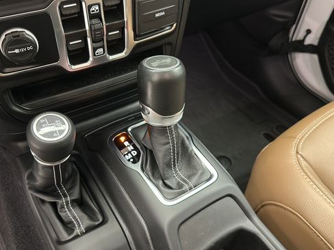 Used 2023 Jeep Wrangler Unlimited Sahara w/ Cold Weather Group AWD/4WD image 22