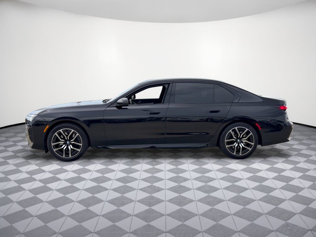 Used 2026 BMW 740i RWD image 2