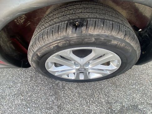 Used 2012 Nissan Juke SL image 25