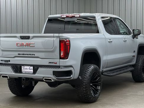 Used 2025 GMC Sierra 1500 AT4 w/ Technology Package AWD/4WD image 5