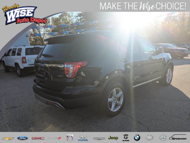 Used 2017 Ford Explorer XLT w/ Equipment Group 202A AWD/4WD image 3