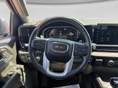 Used 2022 GMC Sierra 1500 SLT w/ SLT Premium Plus Package AWD/4WD image 15