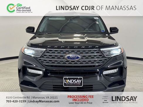 Used 2023 Ford Explorer XLT w/ Equipment Group 202A AWD/4WD image 3