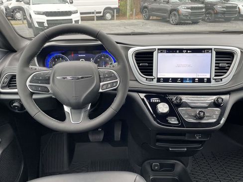 New 2026 Chrysler Pacifica Select image 21