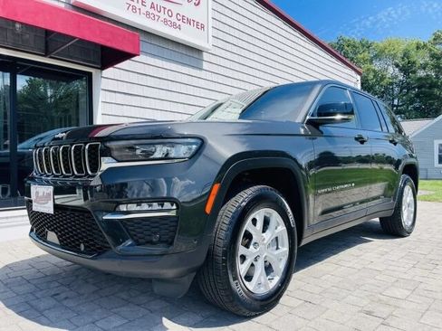 Used 2023 Jeep Grand Cherokee Limited w/ Luxury Tech Group II AWD/4WD image 1