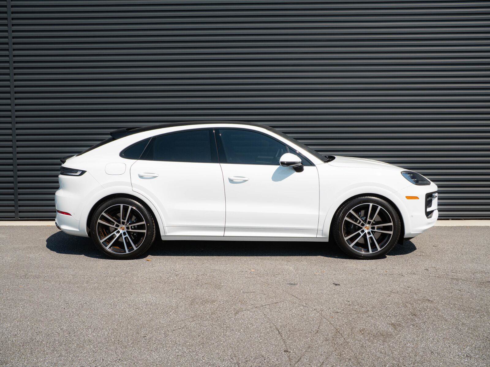 Certified 2026 Porsche Cayenne GTS AWD/4WD image 28