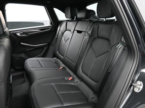 Certified 2026 Porsche Macan AWD/4WD image 23