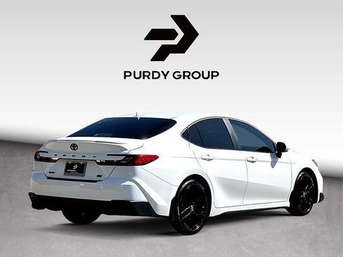 Used 2025 Toyota Camry SE w/ Convenience Package FWD image 8