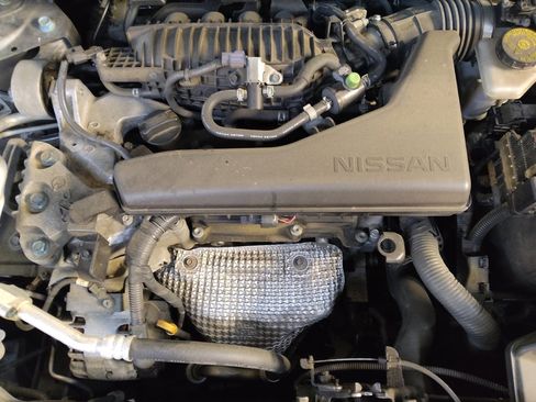 Used 2018 Nissan Rogue SV AWD/4WD image 30