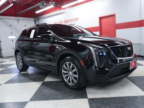Used 2019 Cadillac XT4 Sport image 2