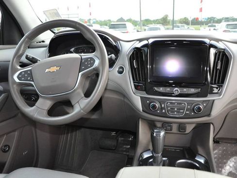 Used 2020 Chevrolet Traverse Premier image 19