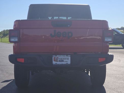 Used 2023 Jeep Gladiator Sport AWD/4WD image 14