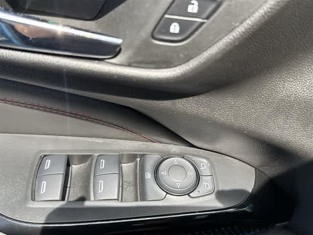 Used 2025 Chevrolet Trax RS w/ Sunroof Package FWD image 20