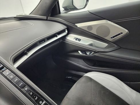 Used 2022 Chevrolet Corvette Stingray Premium Conv w/ Z51 Performance Package image 11