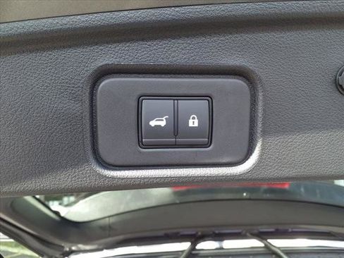 New 2025 Nissan Pathfinder SV image 35