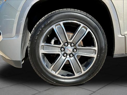 Used 2019 GMC Acadia Denali image 11