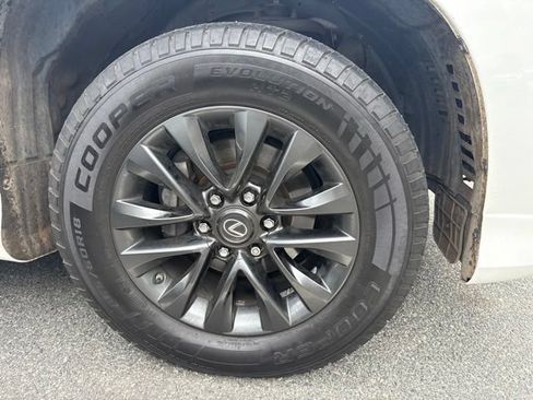 Used 2021 Lexus GX 460 Premium w/ Premium Package AWD/4WD image 9