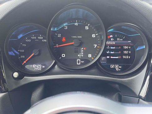 Used 2019 Porsche Macan AWD/4WD image 3