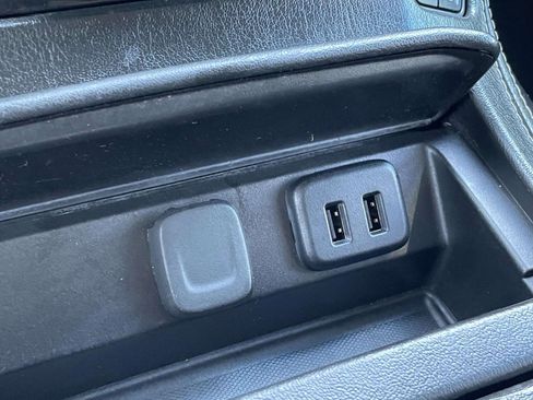 Used 2018 Chevrolet Suburban Premier image 39