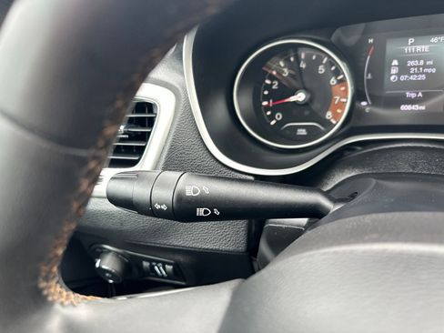 Used 2021 Jeep Compass Latitude w/ Sun and Sound Group AWD/4WD image 40