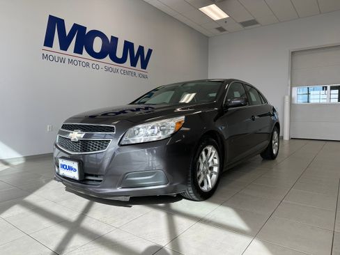 Used 2013 Chevrolet Malibu LT w/ Power Convenience Package image 2