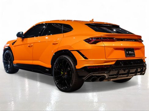 Used 2024 Lamborghini Urus S AWD/4WD image 2