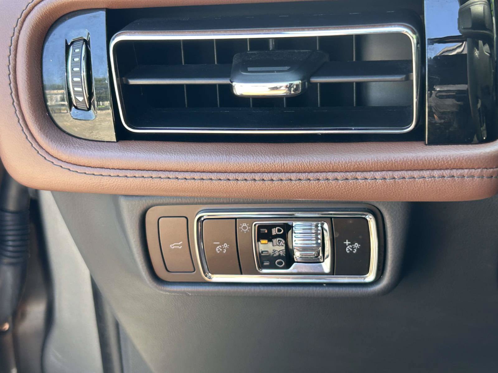 Certified 2025 Lincoln Aviator Reserve w/ Equipment Group 201A AWD/4WD image 31