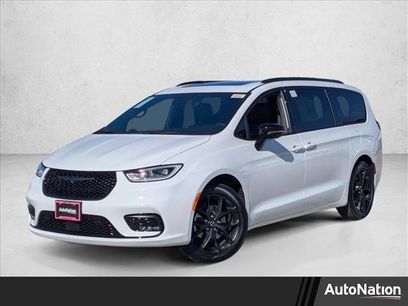 New 2026 Chrysler Pacifica Limited