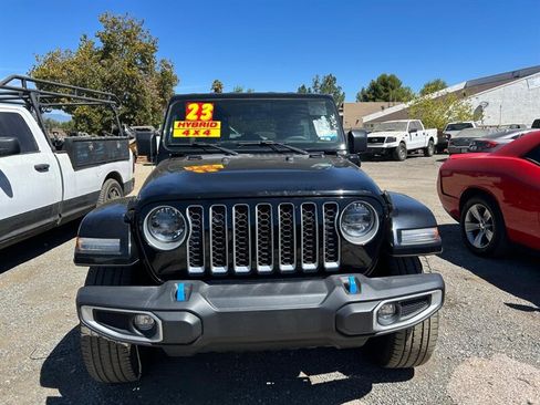 Used 2023 Jeep Wrangler Unlimited Sahara AWD/4WD image 3