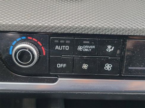 Used 2024 Kia Sportage LX image 25