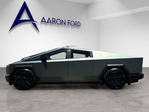 Used 2024 Tesla Cybertruck AWD Crew Cab image 3