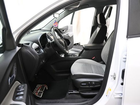 Used 2023 Chevrolet Equinox LS w/ LS Convenience Package AWD/4WD image 5