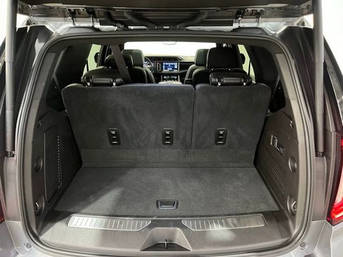 Used 2021 GMC Yukon Denali w/ Advanced Technology Package AWD/4WD image 12