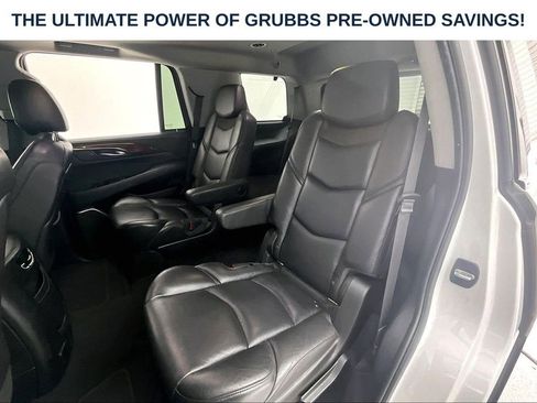 Used 2018 Cadillac Escalade Luxury AWD/4WD image 34