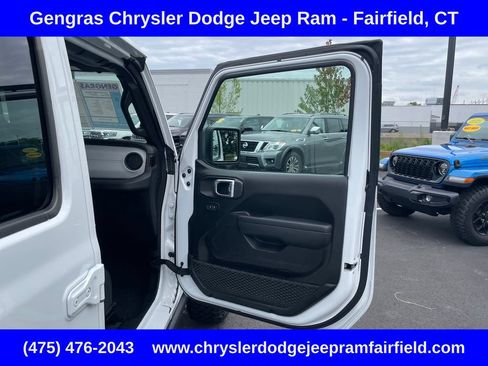 Used 2024 Jeep Wrangler Unlimited AWD/4WD image 21