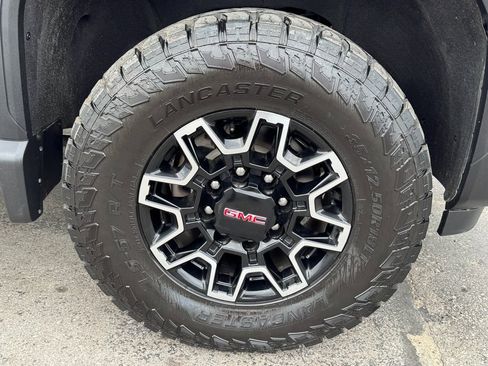 Used 2024 GMC Sierra 2500 SLE image 35