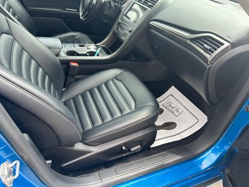 Used 2019 Ford Fusion SEL FWD image 12