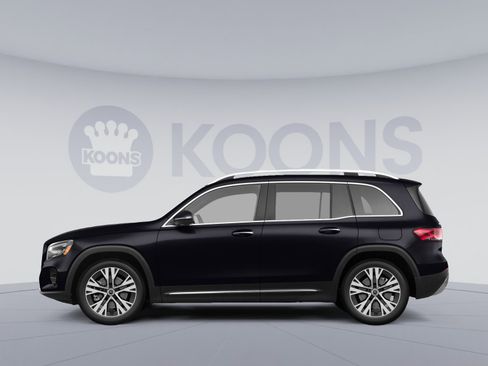 Used 2022 Mercedes-Benz GLB 250 4MATIC w/ Premium Package Lite image 2