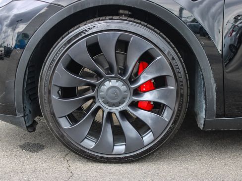 Used 2022 Tesla Model Y Performance AWD/4WD image 11