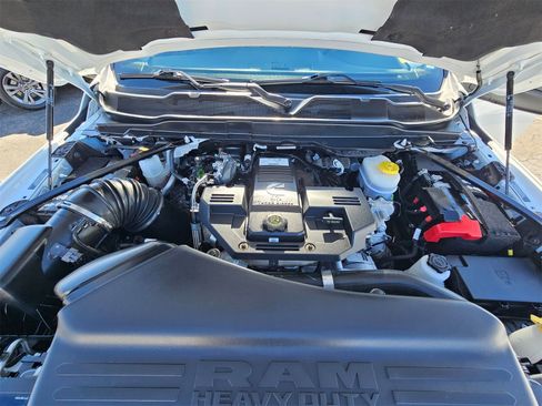 Used 2024 RAM 3500 Laramie w/ Night Edition image 32