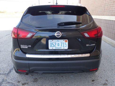 Used 2018 Nissan Rogue Sport SL w/ SL Premium Package AWD/4WD image 9