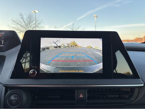 Used 2024 Toyota Prius LE image 30