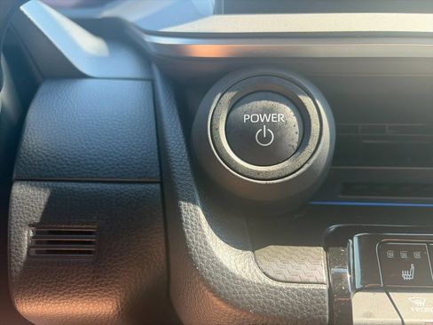 Used 2025 Toyota Prius AWD image 25