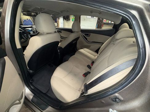 Used 2016 Hyundai Elantra SE image 14