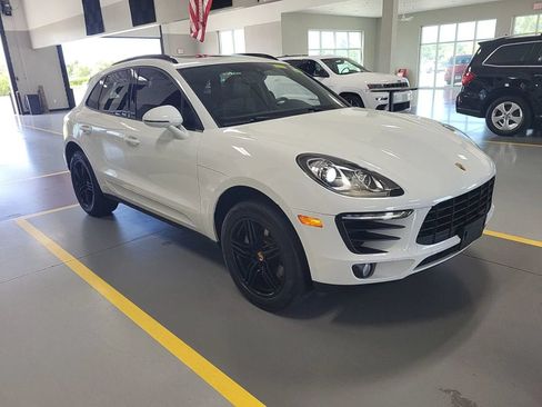 Used 2018 Porsche Macan Sport Edition AWD/4WD image 3