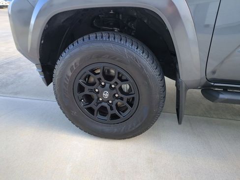 Used 2022 Toyota Tacoma SR5 RWD image 22