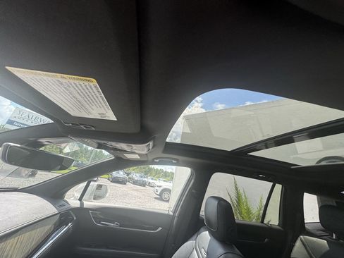 Used 2020 Cadillac XT6 Premium Luxury FWD image 21